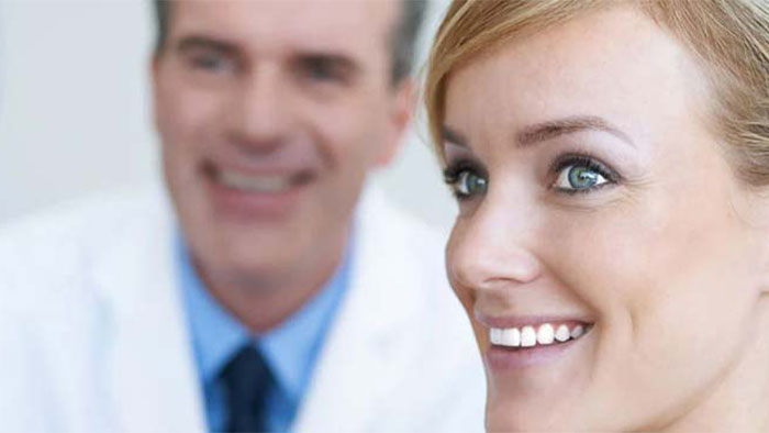 Tannbleking hjemme og profesjonelt 